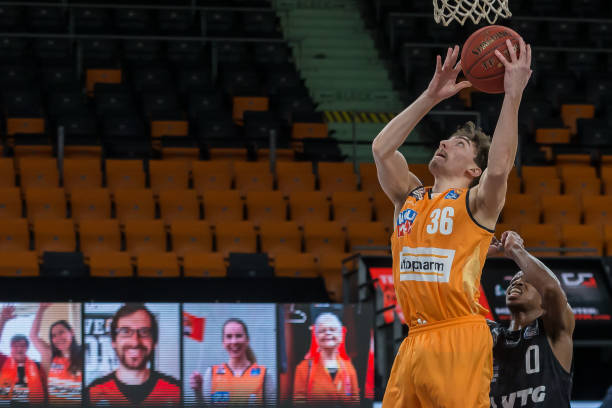 更是一种战 更是一种战